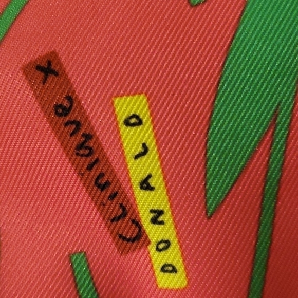 Clinique x Donald Cosmetic Bag NWOT - Picture 4 of 5